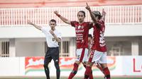 Bali United FC saat bertanding dengan PSIM Yogyakarta (Liputan6.com / Dewi Divianta)