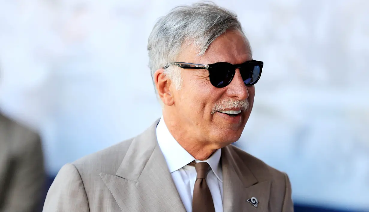 Stanley Kroenke - Boss Arsenal ini tanpa ragu ikut bergabung bersama 12 klub peserta Liga Super Eropa. The Gunners cukup percaya diri tampil di kompetisi tersebut meski penampilannya kurang memuaskan dalam beberapa tahun belakangan ini. (Sean M. Haffey/Getty Images/AFP)
