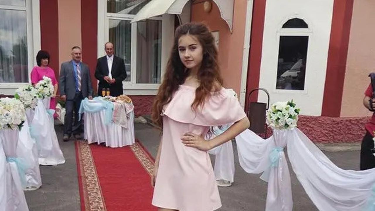 6 Potret Lawas Vika Kolesnaya yang Dikabarkan Sudah Dinikahi Billy Syahputra, Aura Kecantikan Terlihat Remaja
