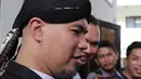"Ini akan dipakai dalam style saya kedepannya. Nyanyi dan politik saya akan bergaya begini. Jadi harus izin saya kalau ada yang mau niru," kata Ahmad Dhani. (Deki Prayoga/Bintang.com)