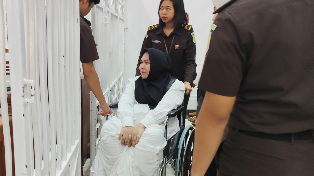 Bos skincare mengandung merkuri Mira Hayati