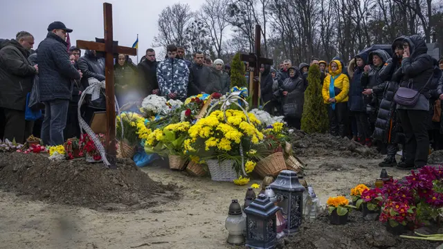 FOTO: Pemakaman Tentara Ukraina yang Tewas dalam Perang dengan Rusia
