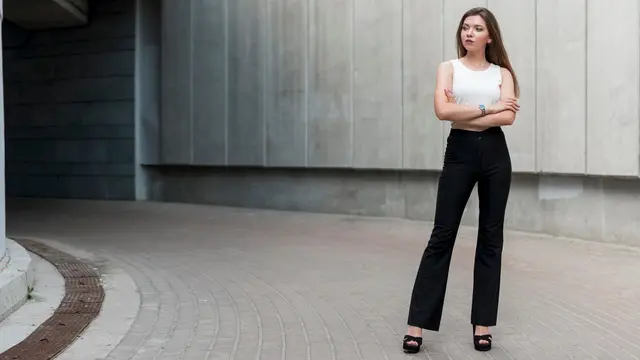 Tampil Berkelas ala Old Money dengan Outfit Simpel Ini - 1