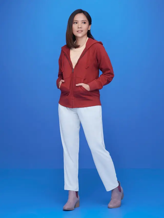 7 Tips Padu Padan Sweater ala Musisi Indonesia Yang Bikin Harimu Lebih Berwarna