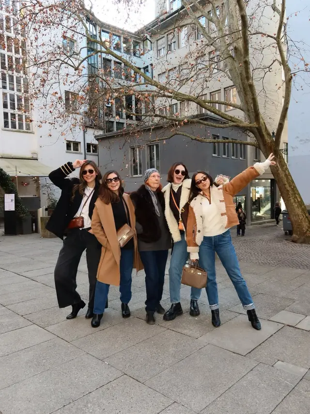 Di Usia 79 Tahun, Ibu Luna Maya Tampil Slay Ikut Girls Trip Bareng Jennifer Bachdim hingga Marianne Rumantir di Swiss