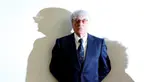 Presiden dan CEO F1 Management, Bernie Ecclestone menutup matanya saat sesi foto Munich (05/8/2014). Bernie, tetap akan menjadi pimpinan eksekutif F1. (REUTERS/Michael Dalder)