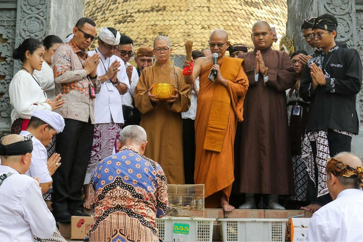 Perayaan Waisak di Taman Mini Indonesia Indah
