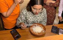 Unik Banget, Wanita Ini Cetak Rekor Dunia Makan Nasi Sebutir Demi Sebutir Pakai Sumpit