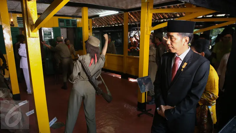 20151001-Gagahnya Jokowi Saat Pimpin Upacara Kesaktian Pancasila-Jakarta