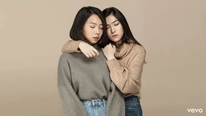 Isyana Sarasvati dan Rara Sekar