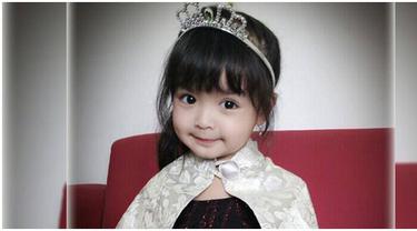 Aqila Herby Si Artis Cilik Centil Yang Imut Dan Menggemaskan Lifestyle Fimela Com