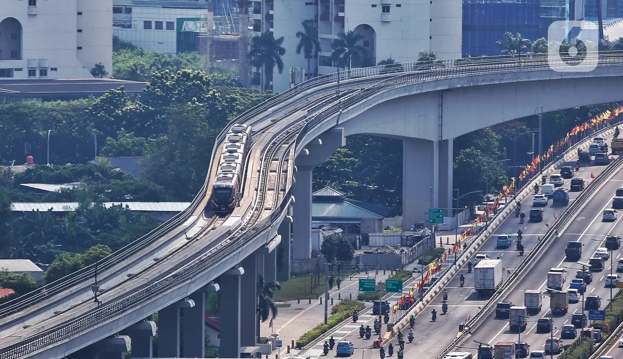 Namun, jumlah pendaftar dibatasi kuota hanya 150 orang atau penumpang per satu rangkaian kereta (trainset). (Liputan6.com/Angga Yuniar)