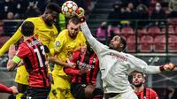Liverpool menumbangkan AC Milan 2-1 dalam matchday 6 Grup B Liga Champions 2021/2022, San Siro, Rabu (8/12/2021). (AFP/Miguel Medina)