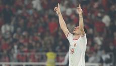 Selebrasi pemain Timnas Indonesia, Thom Haye setelah mencetak gol pertama ke gawang Filipina pada laga terakhir Grup F putaran kedua kualifikasi Piala Dunia 2026 Zona Asia di Stadion Utama Gelora Bung Karno (SUGBK) Senayan, Jakarta, Selasa (11/6/2024). (Bola.com/M Iqbal Ichsan)