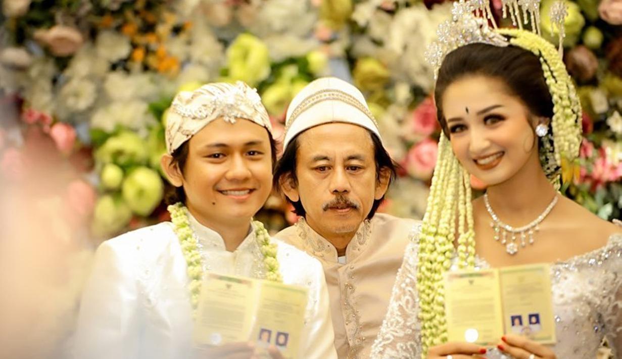 Potret Epy Kusnandar Dampingi Anak Menikah, Penuh Kebahagiaan - Foto