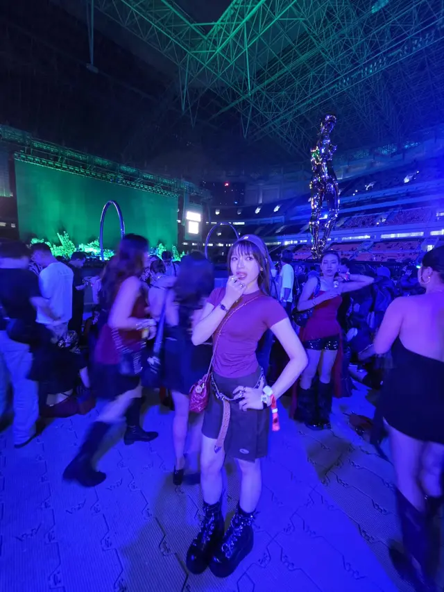 Tiara Andini nonton konser The Weeknd (instagram.com/tiaraandini)