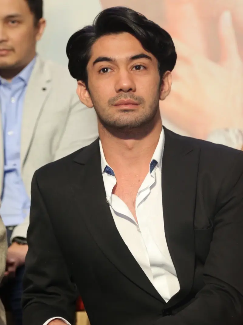 [Fimela] Reza Rahadian