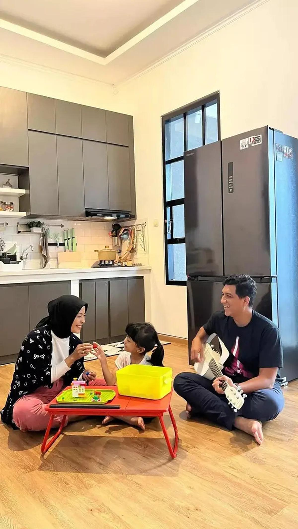 Transformasi Dapur Kayu Minimalis Tantri Kotak, Dari Klasik ke Modern