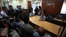 FKMPP meminta DKPP dan Bawaslu untuk mencabut surat Pembatalan Rekomendasi Panwaslu Kabupaten Yapen dan mengusut perampokan Demokrasi yang diduga melibatkan Ketua KPUD Kep.Yapen Papua dan salah satu Paslon, Jakarta, Kamis (16/3).(Liputan6.com/JohanTallo)