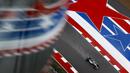Pebalap Mercedes GP, Lewis Hamilton saat beraksi dalam F1 GP AS di Sirkuit The Americas, Austin, AS, Senin (26/10/2015) dini hari WIB. (Reuters/Mike Stone)