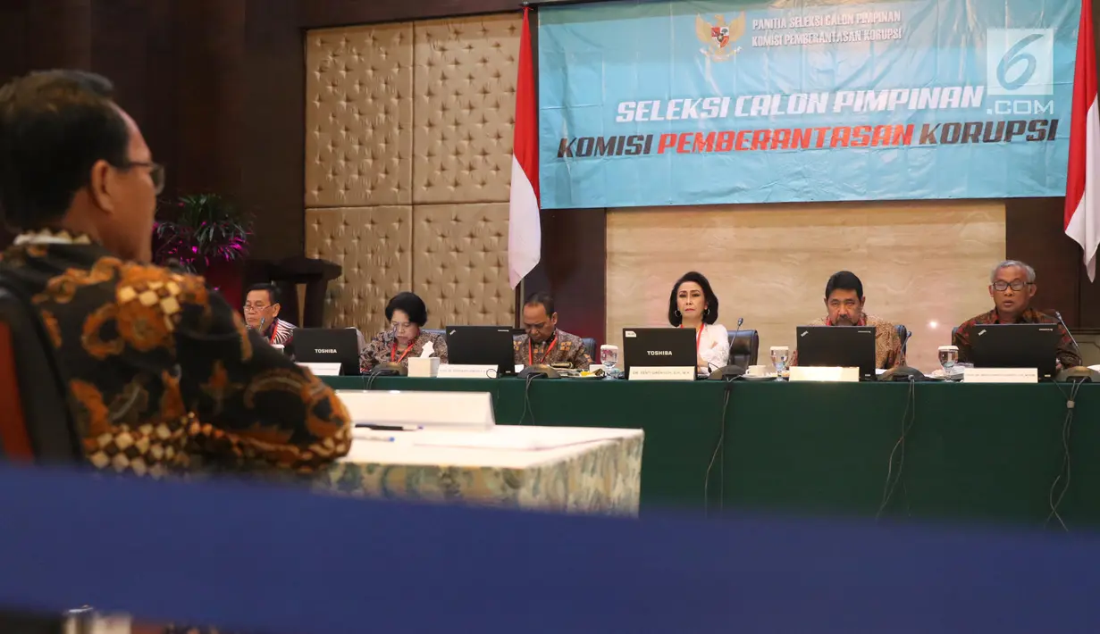 Ketua Pansel Capim KPK Yenti Garnasih didampingi anggota pansel memimpin uji publik Calon Pimpinan Komisi Pemberantasan Korupsi (Capim KPK) periode 2019-2023 di Kementerian Sekretariat Negara, Kamis (29/8/2019). Enam orang capim KPK yang tersisa menjalani uji publik. (Liputan6.com/Angga Yuniar)