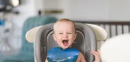 Ilustrasi MPASI pada bayi. Photo by Stephen Andrews on Unsplash