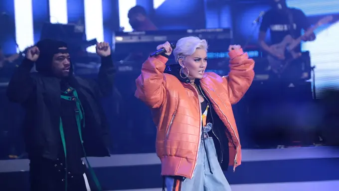 [Bintang] Kata Agnez Mo tentang Makna Single Long As I Get Paid