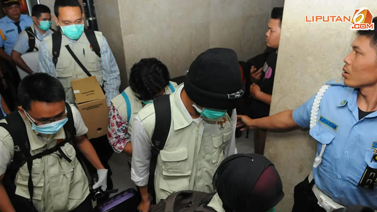 kpk-geledah-bhatoegana-1-140116c.jpg