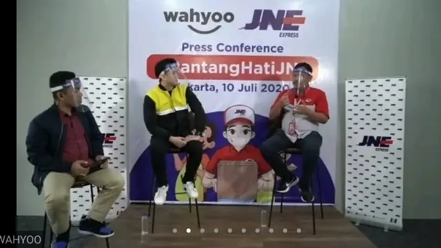 Efek Domino Bagi-Bagi Makan Gratis Lewat Rantang Hati