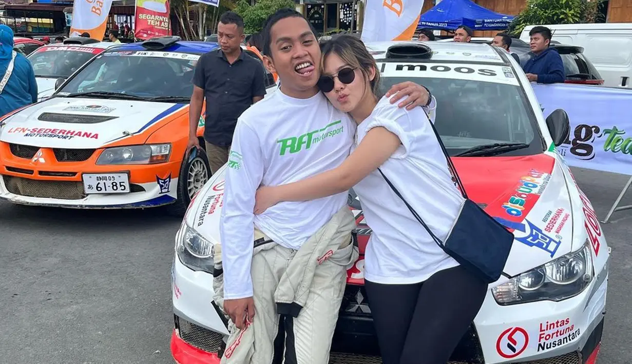 Selama ini, Vanesha Prescilla seolah tak menunjukkan kisah asmaranya di Instagram. Namun, Zharfan Rahmadi mengunggah beberapa potret kebersamaannya dengan perempuan berusia 23 tahun tersebut. (Liputan6.com/IG/@zharfanrahmadi)