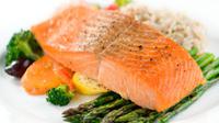 Salmon sering dijadikan bahan utama kuliner khas musim gugur di Jepang seperti sushi dan sashimi (Sumber foto: wartabuana.com)