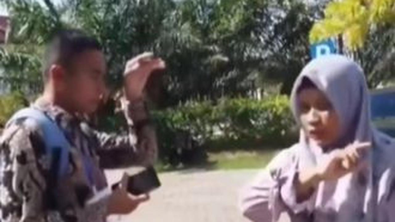 Pemuda tersebut juga mengaku jika dirinya merupakan anak dari seorang petani.