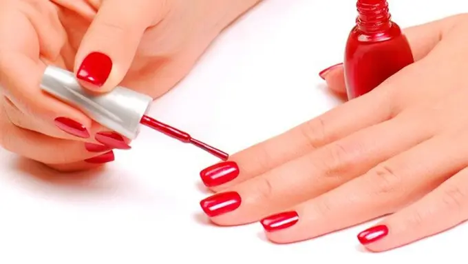 4 Kuteks Ini Pancarkan Kesan Glamour di Kuku