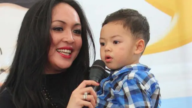 Kembali Kumpul, Ini 6 Potret Transformasi Angelina Sondakh dan Keanu Massaid