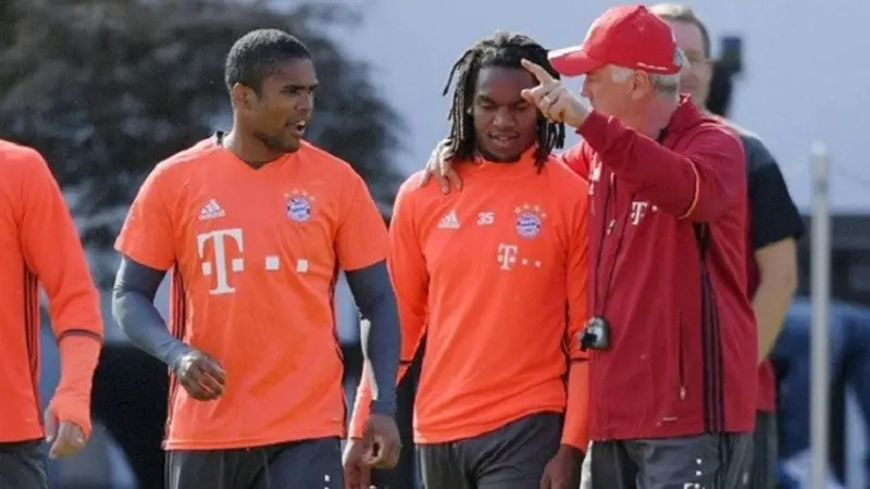 Douglas Costa - Renato Sanches (Bayern Munchen)