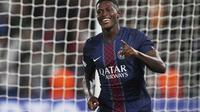 Selebrasi&nbsp;Nuno Mendes dalam laga PSG vs Atalanta di Liga Champions 2025/2026, Kamis (18/9/2025). (AP Photo/Thibault Camus)
