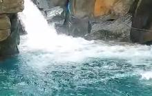Menikmati Jernihnya Sungai di Curug Cibaliung, Punya Cerita Urban Soal Kapak yang Hilang