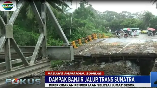 Pemerintah Provinsi Sumatra Barat menargetkan pemasangan jembatan darurat akan selesai pada Jumat besok.