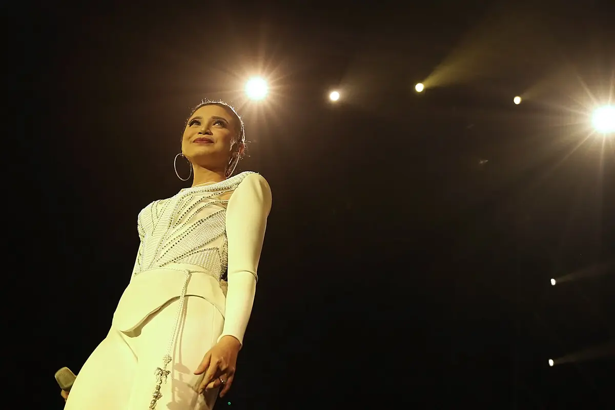 [Bintang] Konser Tunggal Rossa