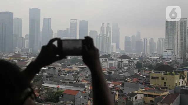 Jakarta Juara Dunia Polusi Udara saat Diguyur Hujan Lebat
