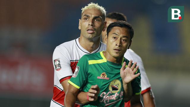 FOTO: Persebaya Raih Kemenangan kedua usai Tundukkan Madura United 2-1 - Rendi Irwan; Samsul Arif