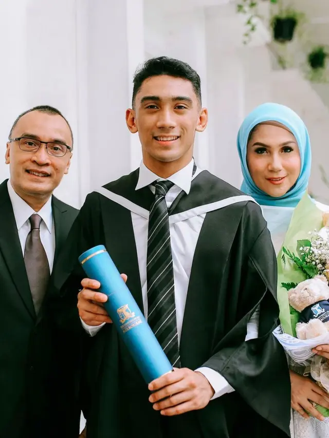 6 seleb yang wisuda di tengah pandemi