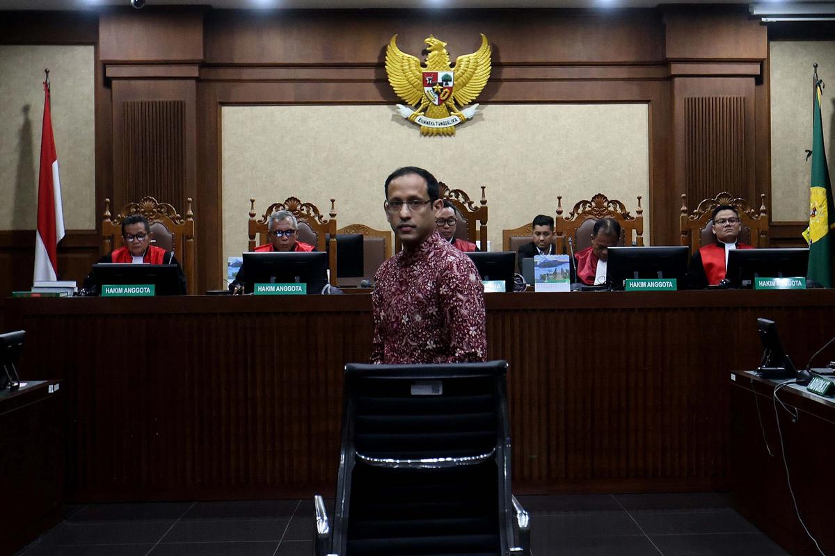 FOTO: Nadiem Makarim Dituntut 18 Tahun Penjara dalam Kasus Chromebook