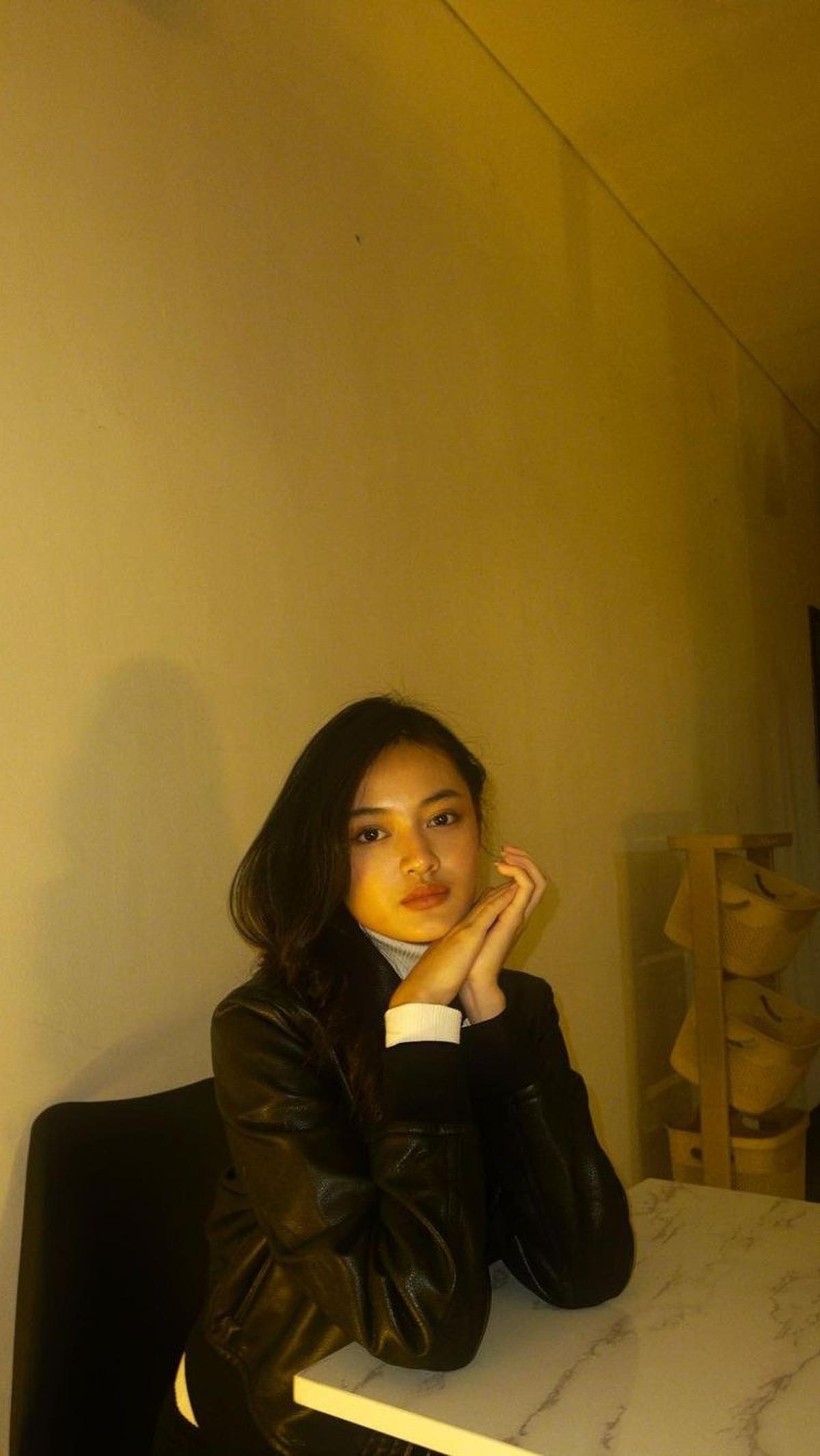 Gizelle juga melebarkan sayapnya ke dunia film. Ia bermain di film <i>The Doll 3</i> sebagai Mikha.