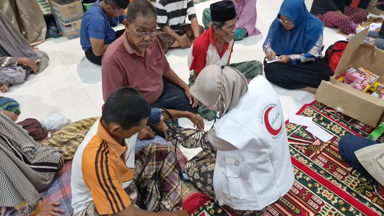 Tim EMT BSMI Buka Layanan Kesehatan untuk Warga Terdampak Banjir di Pidie Jaya Aceh