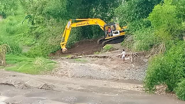 Sebanyak 12 bangunan toko dan rumah di Purbalingga rusak akibat tergerus sungai Klawing. (Foto: Istimewa)