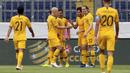 Selebrasi gol para pemain Australia ke gawang Republik Ceska pada laga uji coba di St Poelten, Austria, (1/6/2018). Australia menang 4-0. (AP/Ronald Zak)