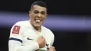Selebrasi bek Tottenham Hotspur, Pedro Porro setelah mencetak gol ke gawang Burnley pada laga putaran ketiga Piala FA 2023/2024 di Tottenham Hotspur Stadium, London, Sabtu (6/1/2024) dini hari WIB. (AP Photo/Ian Walton)