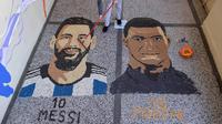Seniman Kosovo Alkent Pozhegu dengan kreatifnya menyulap biji-bijian beraneka warna menjadi wajah Messi dan Mbappe