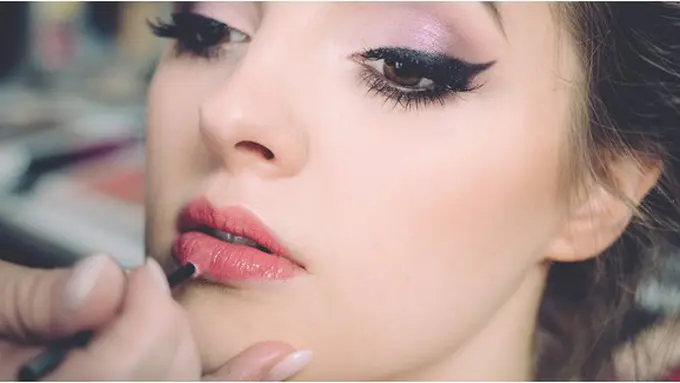 Cantik/copyright/unsplash.com/@freestocks